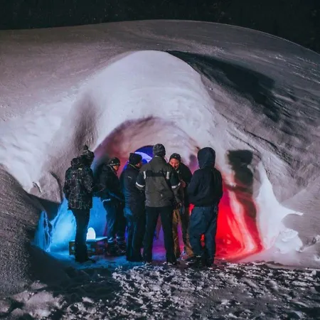Village Igloo ホテル *
