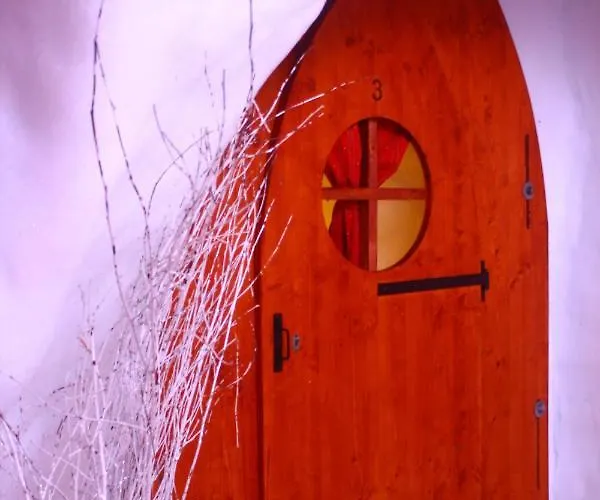 Village Igloo Hotel *